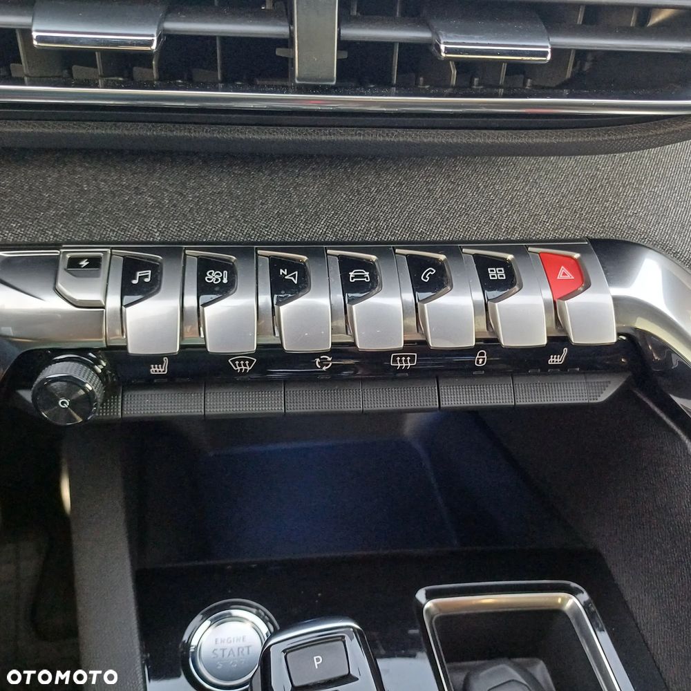 Peugeot 3008 1.6 PureTech HYbrid GT Line S&S EAT8 - 19