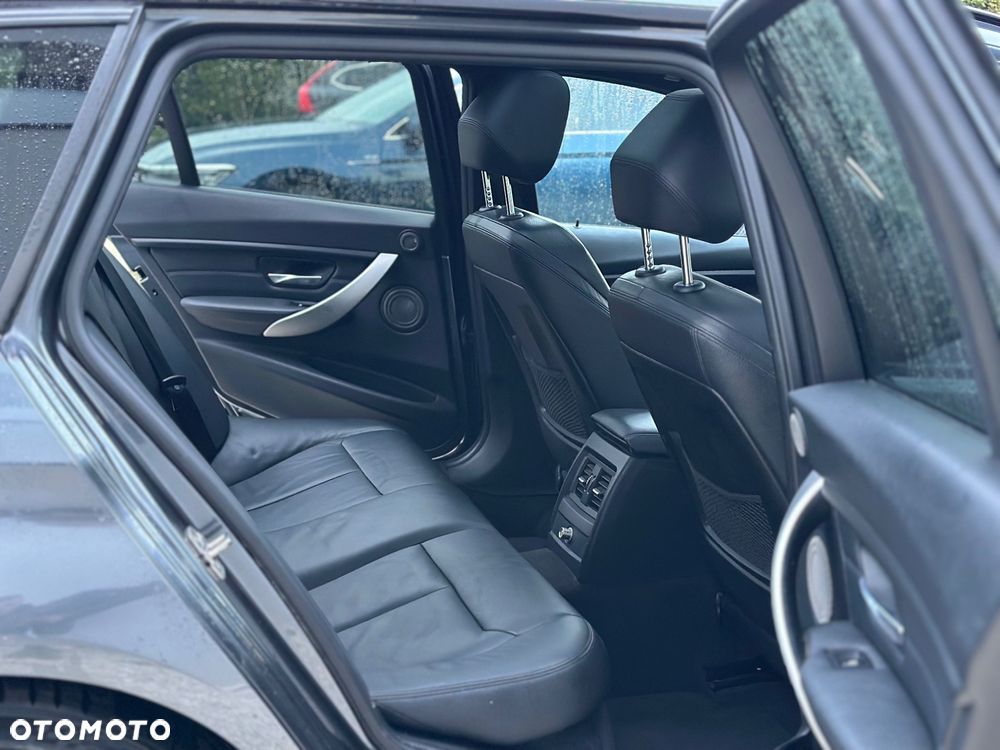 BMW Seria 3 - 35