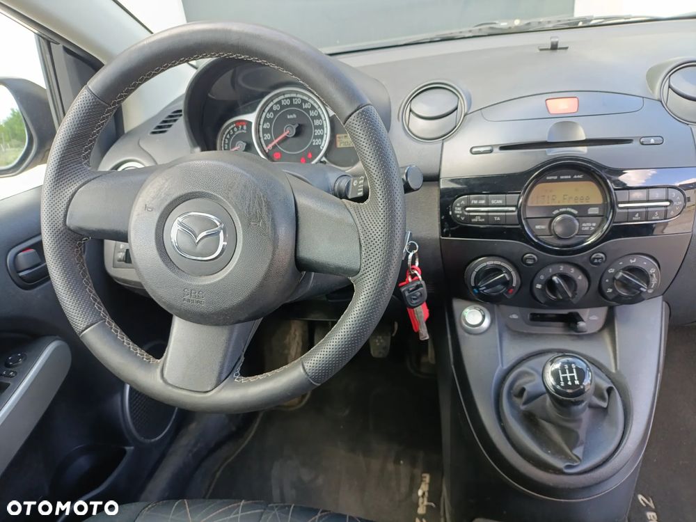 Mazda 2 - 8