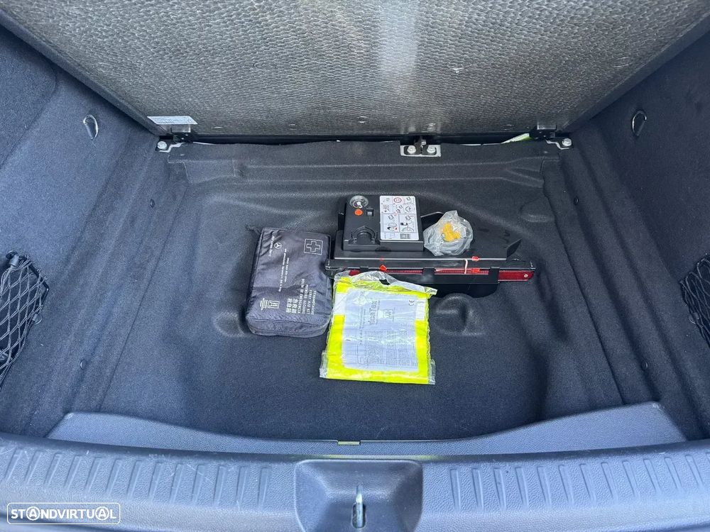 Mercedes-Benz GLA 200 Urban - 25