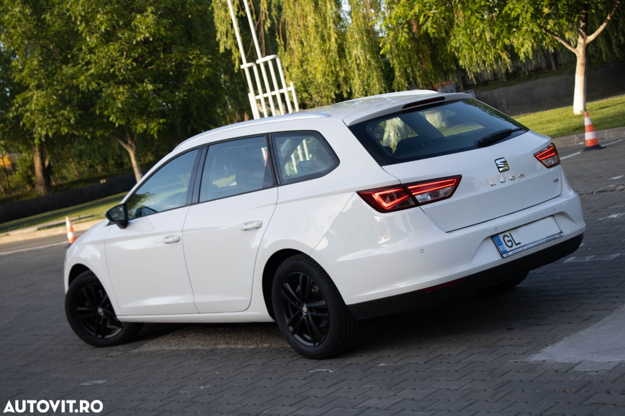 Seat Leon ST 1.6 TDI Start&Stop DSG Style - 1