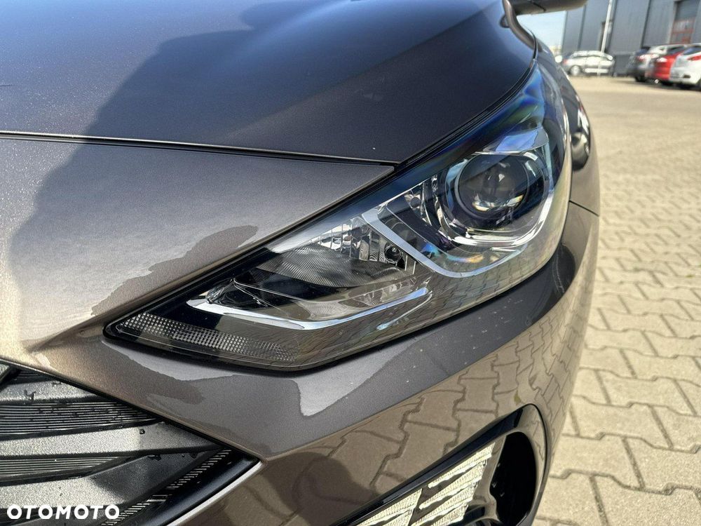 Hyundai i30 1.5 DPI Classic + - 9