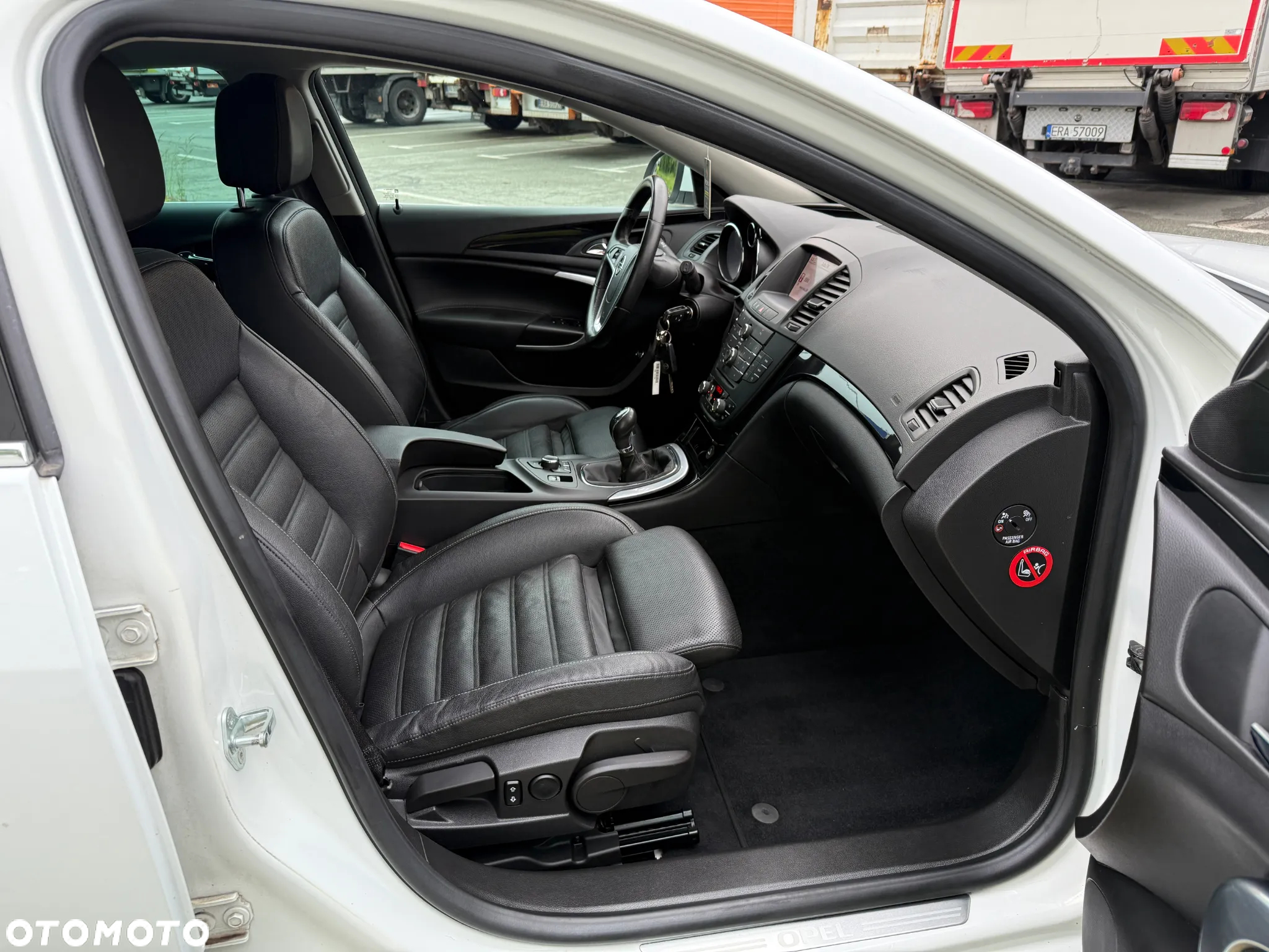 Opel Insignia 2.0 CDTI ecoFLEX Business Cosmo - 30