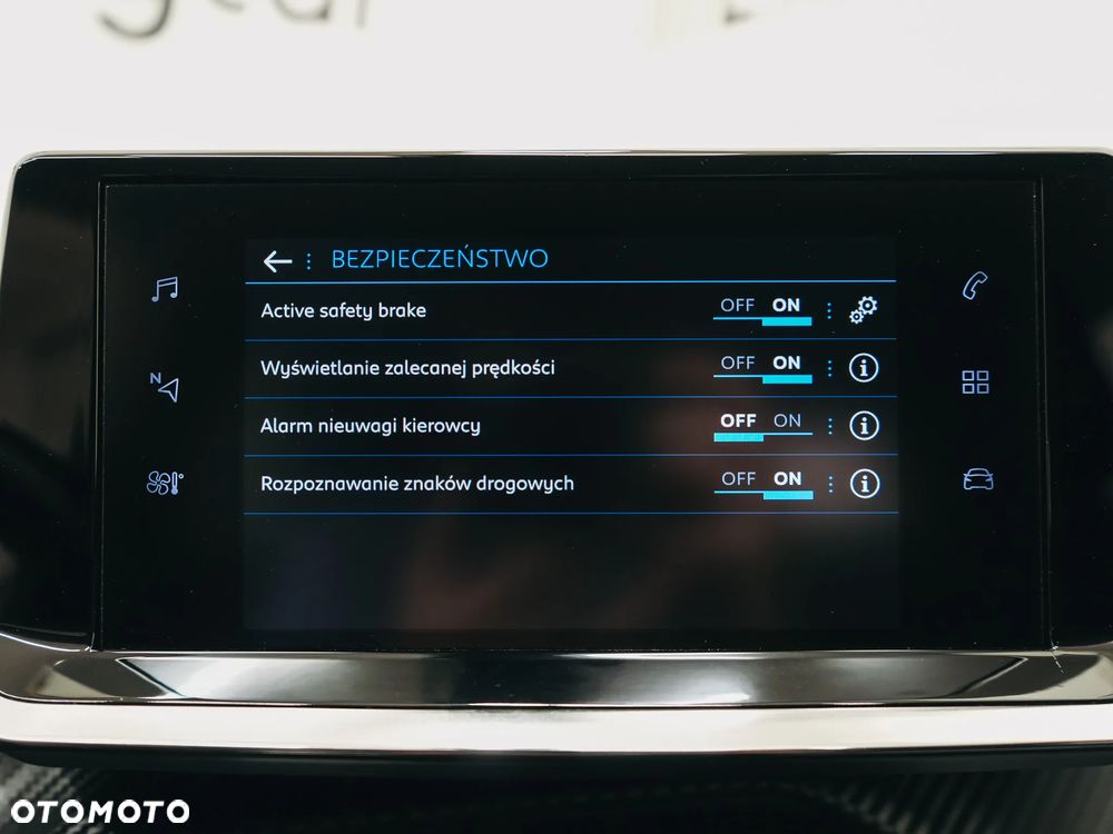 Peugeot 2008 1.5 BlueHDi Allure S&S EAT8 - 34