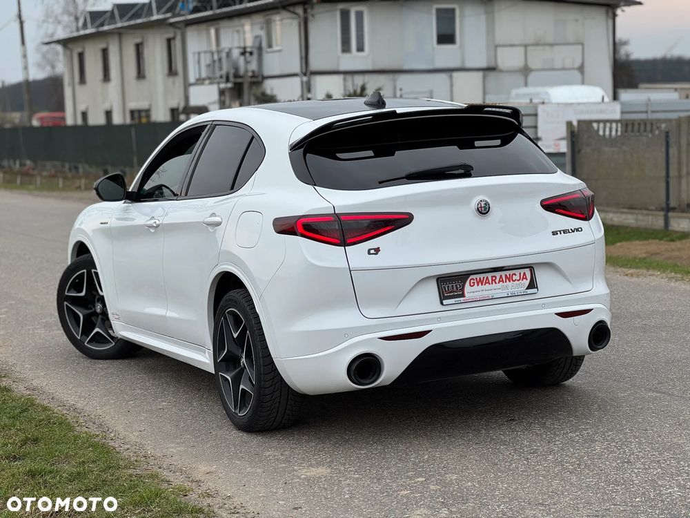 Alfa Romeo Stelvio 2.0 Turbo 16V AT8-Q4 Veloce - 14