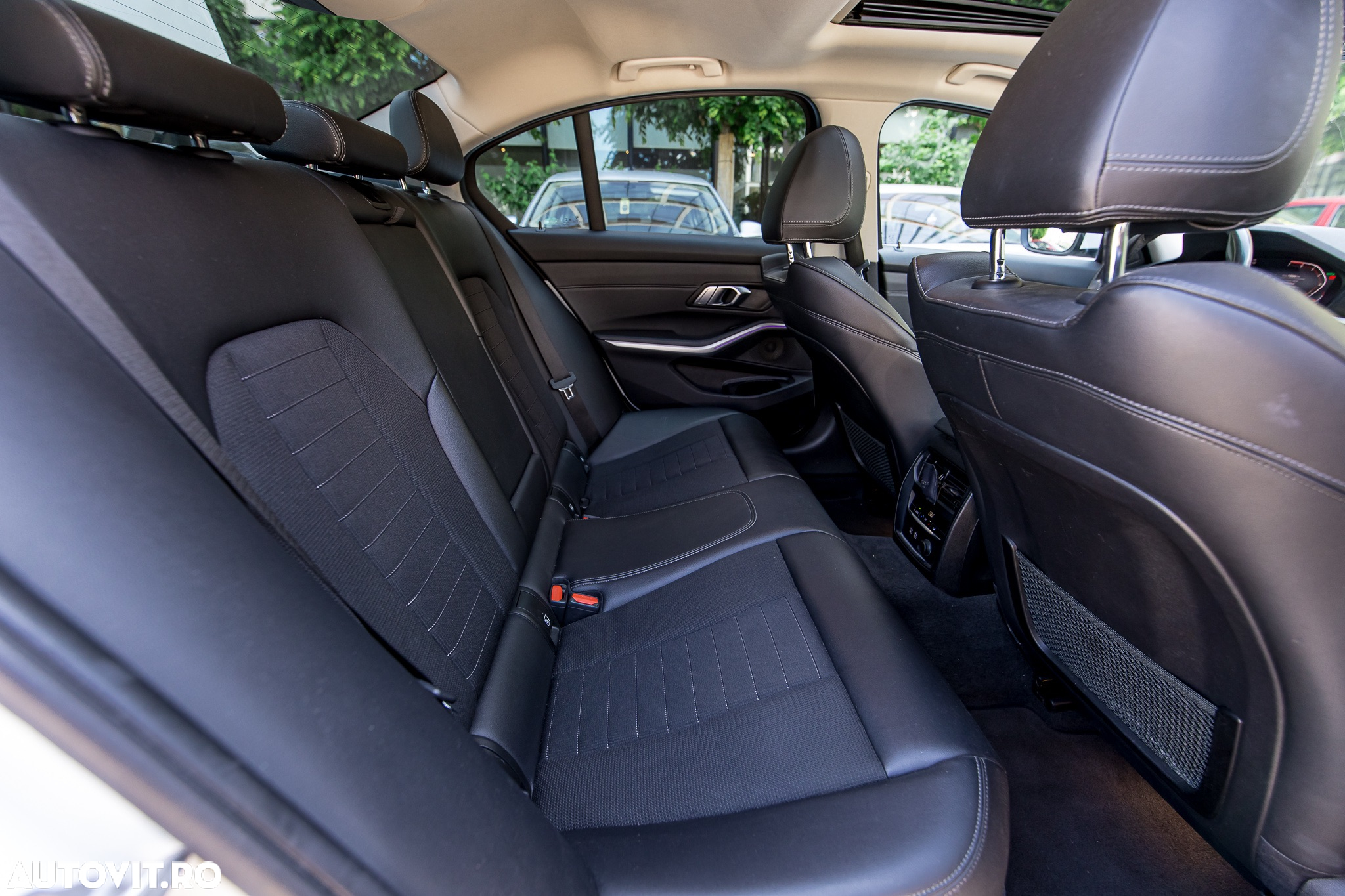 BMW Seria 3 320i AT - 30