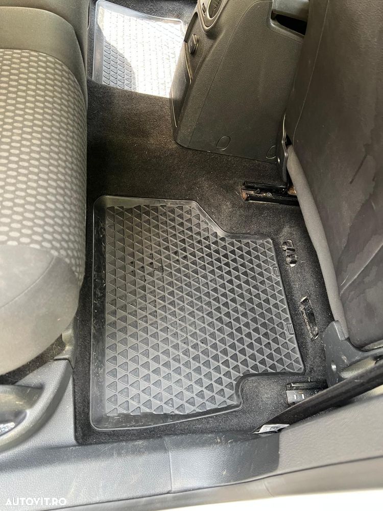 Volkswagen Tiguan - 22
