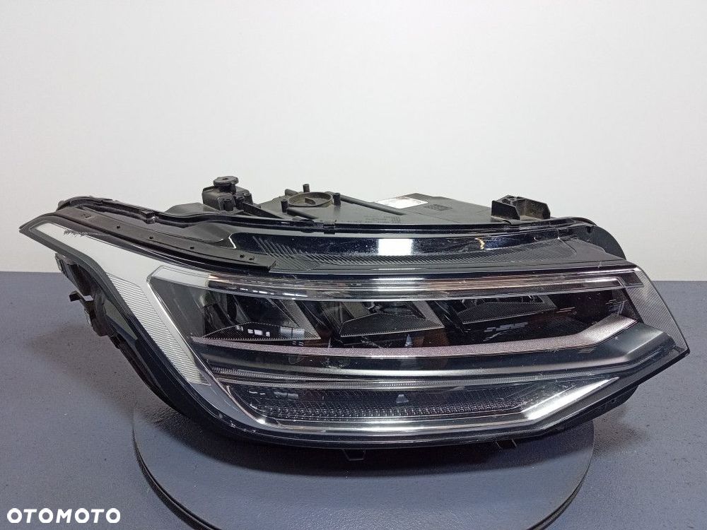 TIGUAN II LIFT REFLEKTOR PRAWY LED EU 5NB941036G - 1
