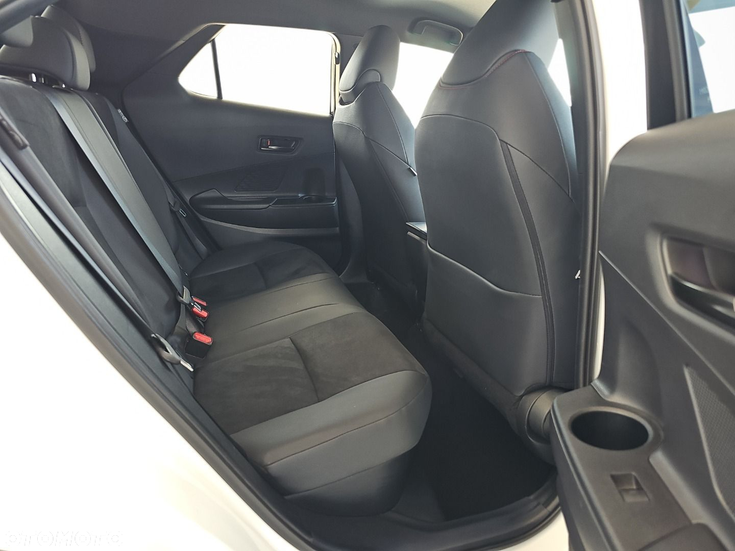 Toyota C-HR - 7