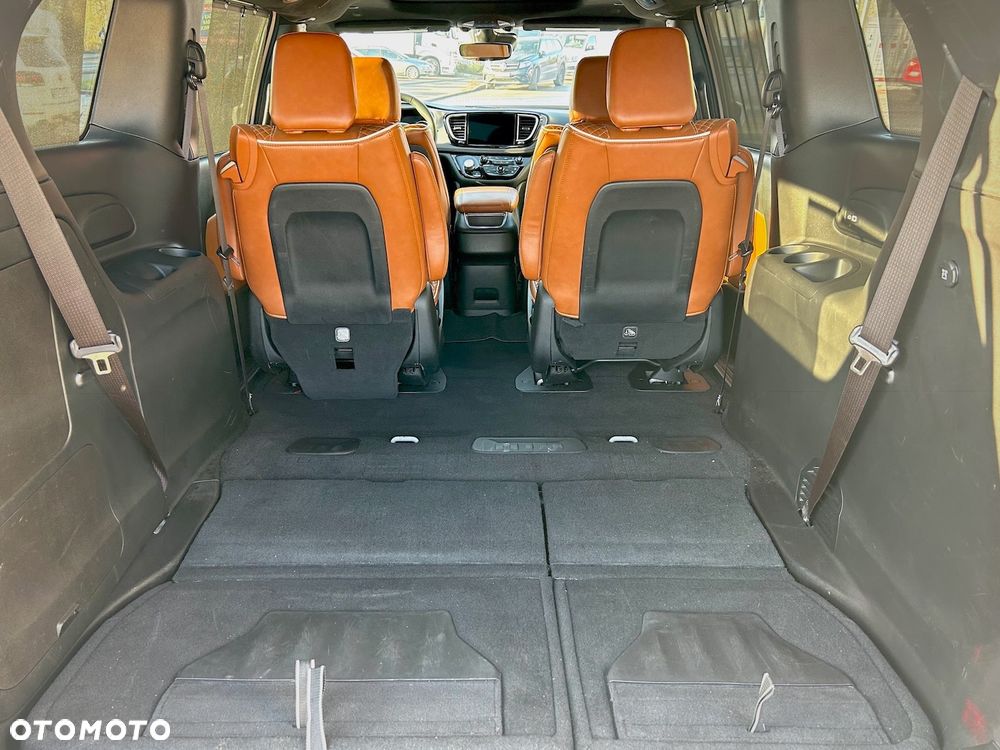 Chrysler Pacifica - 34