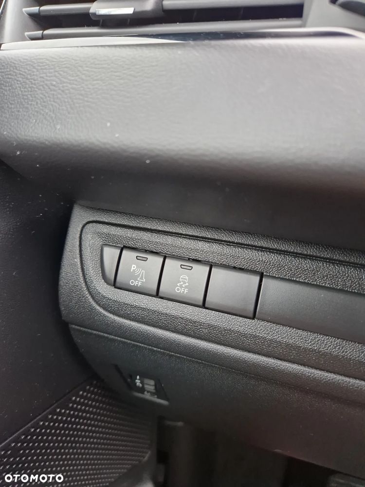 Peugeot 208 - 19