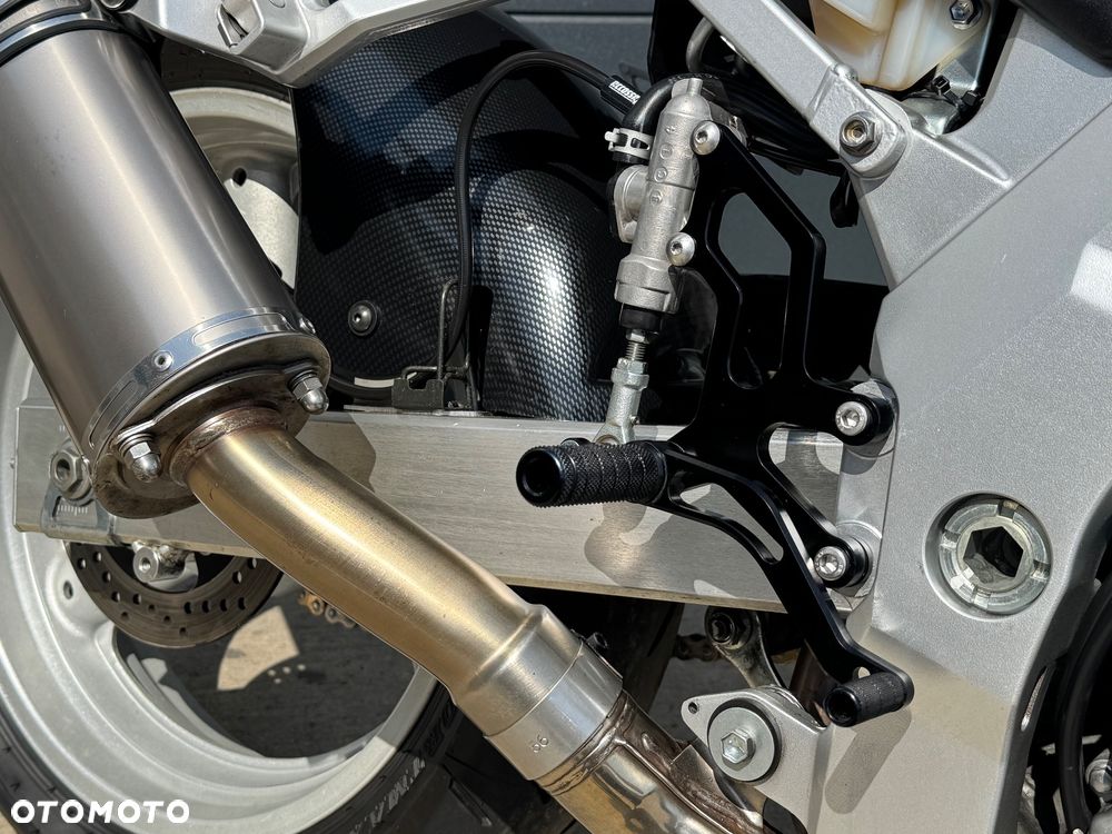 Suzuki SV - 25