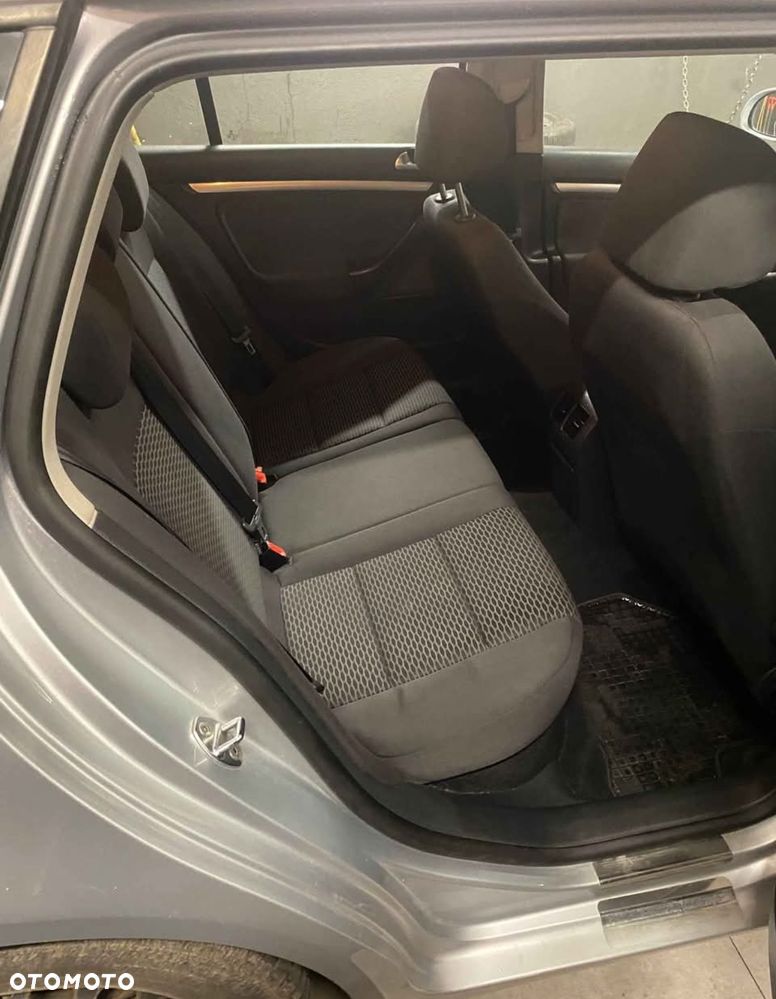 Volkswagen Golf 1.6 TDI BlueMot Comfortline - 4
