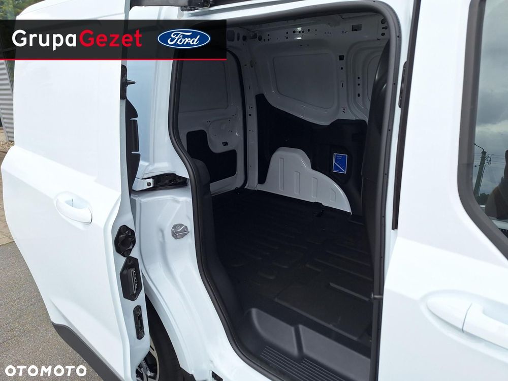 Ford Transit Courier - 24