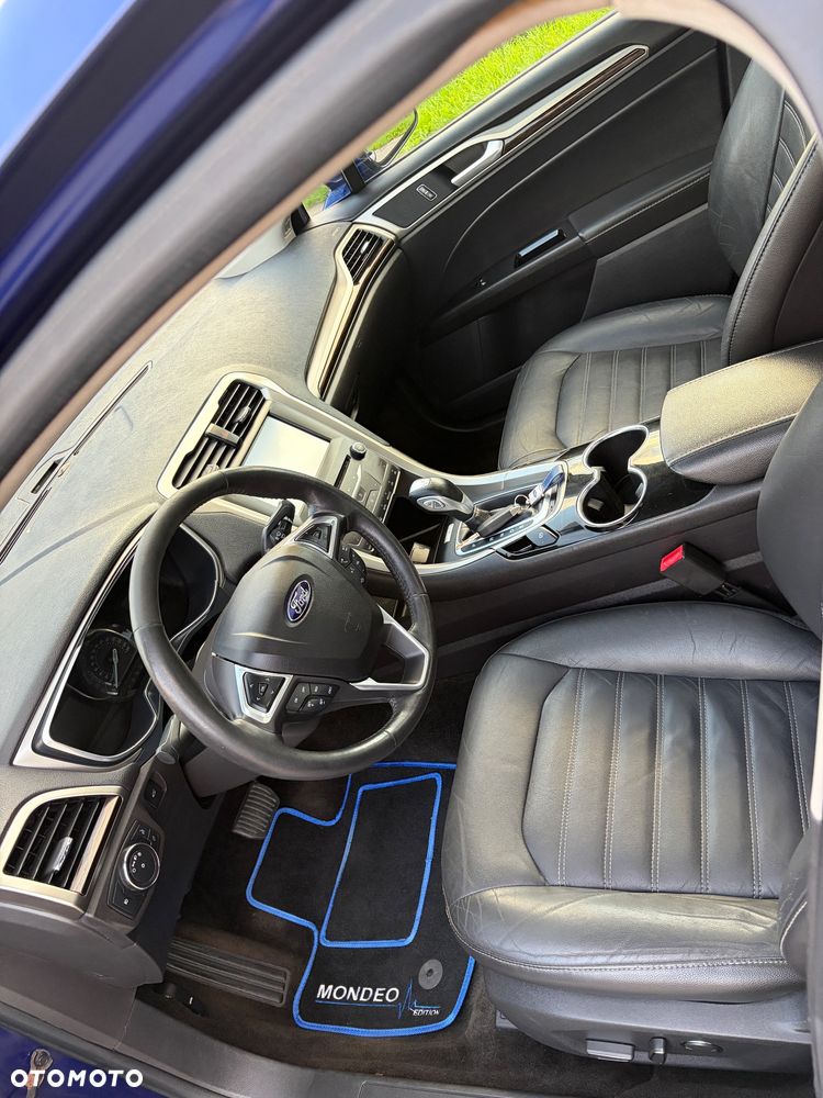 Ford Fusion - 19