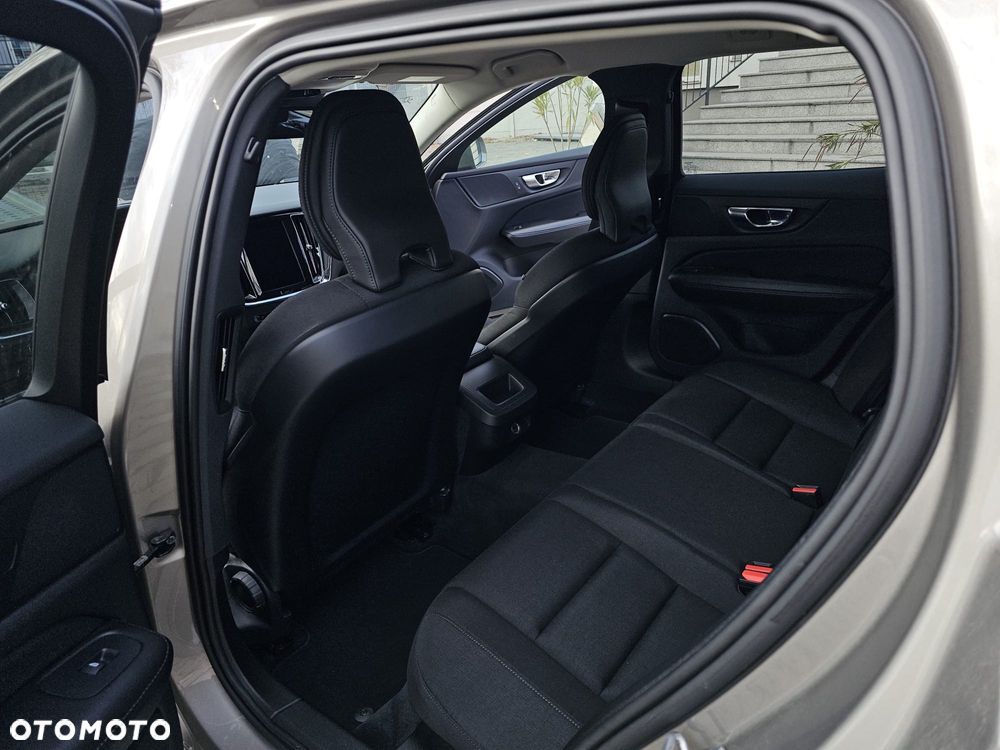 Volvo V60 D3 Momentum - 16