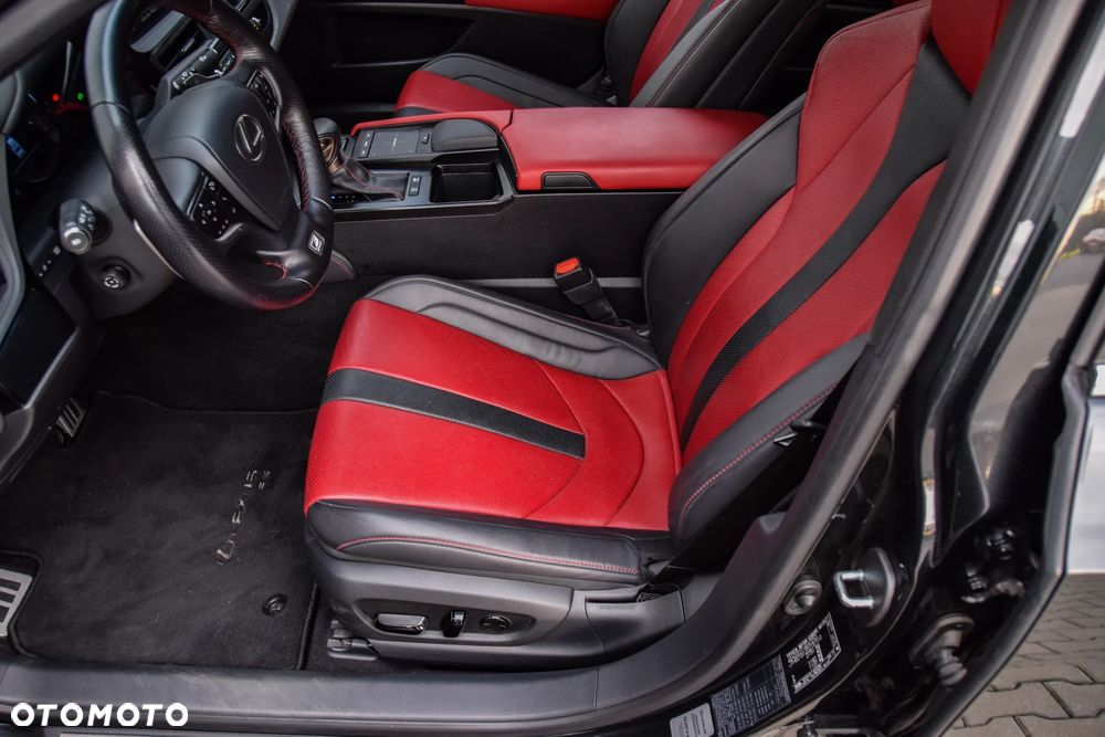 Lexus ES 300h F Sport Edition - 9