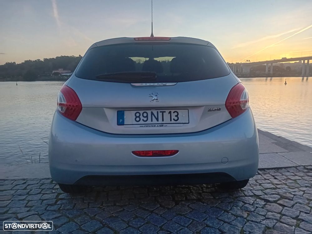 Peugeot 208 1.4 HDi Active - 4