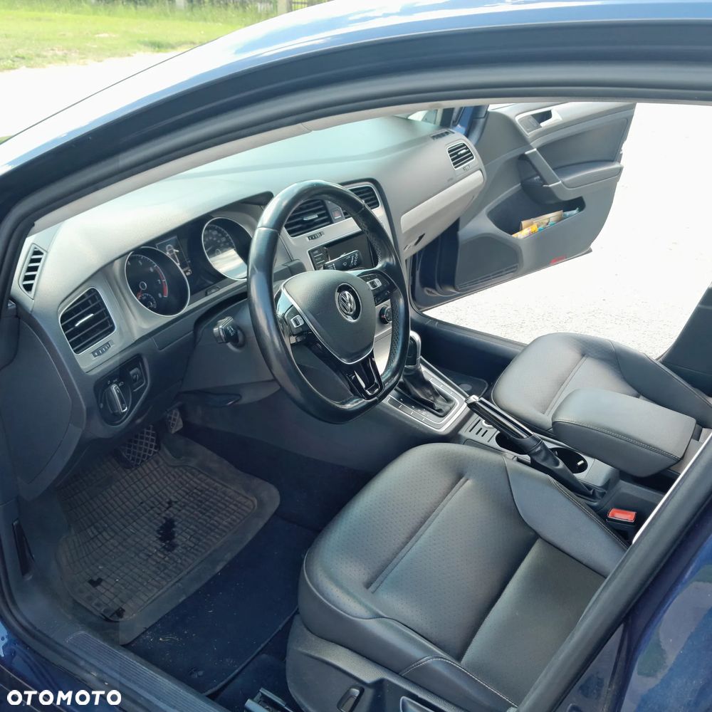 Volkswagen Golf - 10
