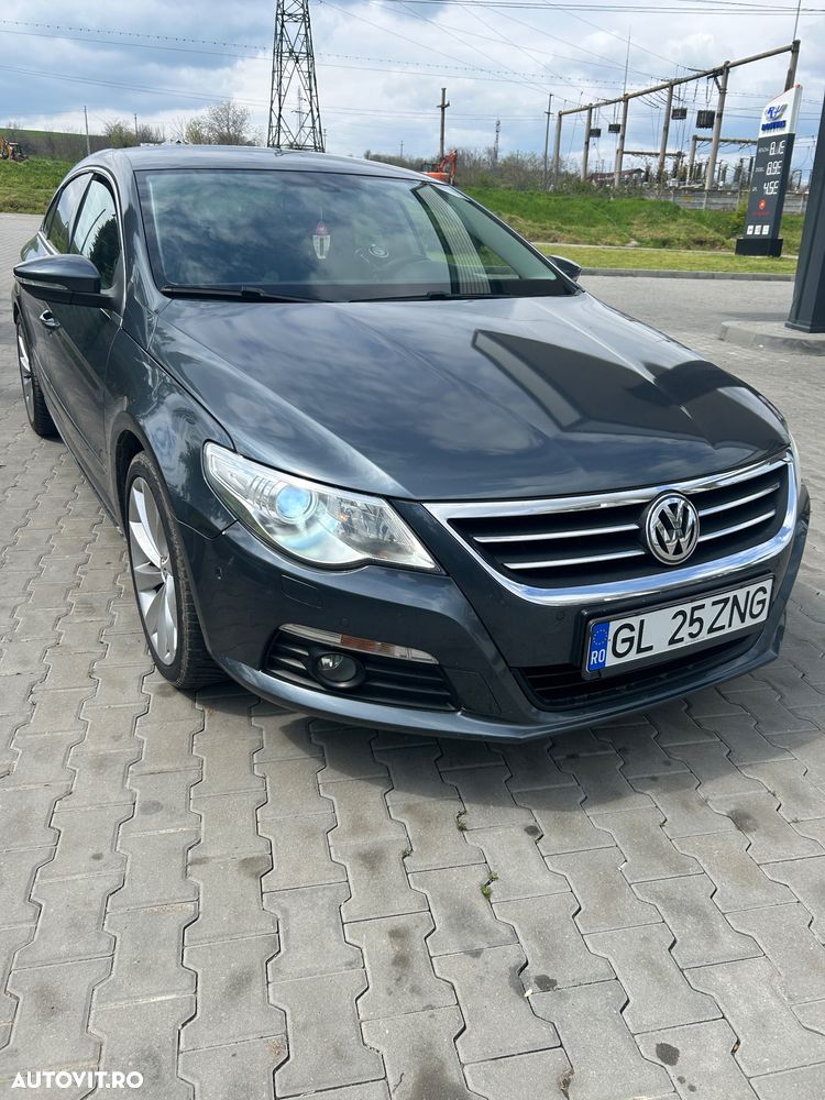 Volkswagen Passat - 1