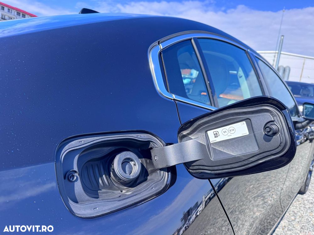 Volvo S60 B4 MHEV AT Plus Dark - 11