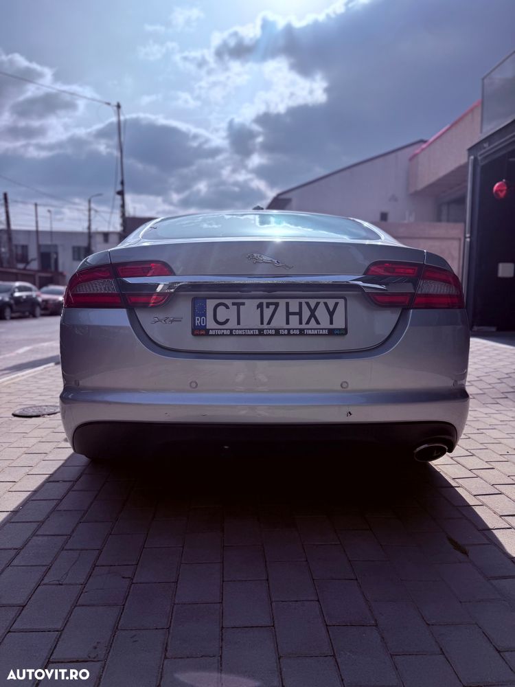 Jaguar XF 2.2D Luxury - 4