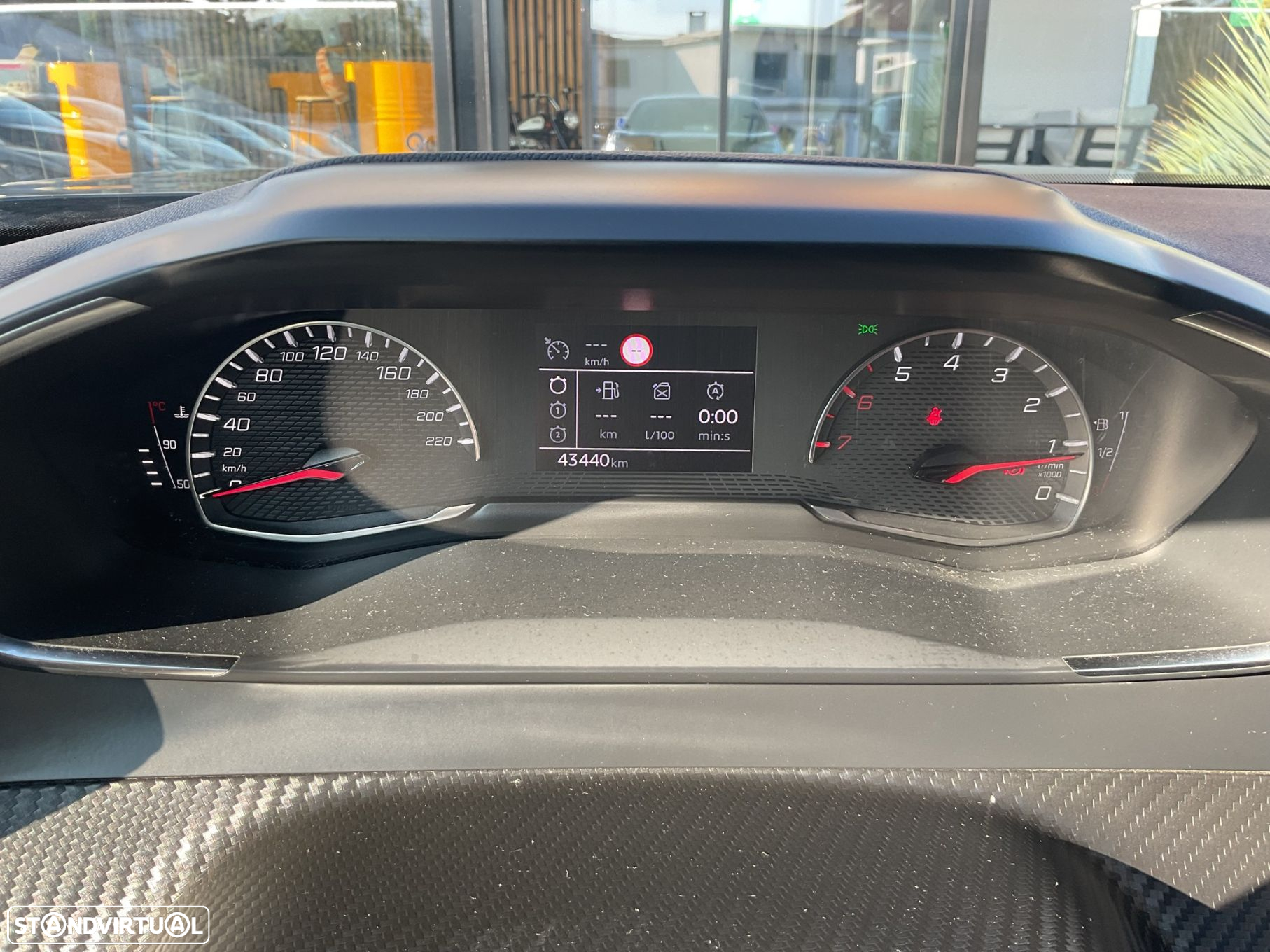 Peugeot 2008 1.2 PureTech Active Pack - 24