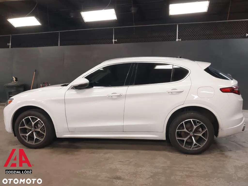 Alfa Romeo Stelvio 2.0 Turbo 16V AT8-Q4 Veloce Ti - 2
