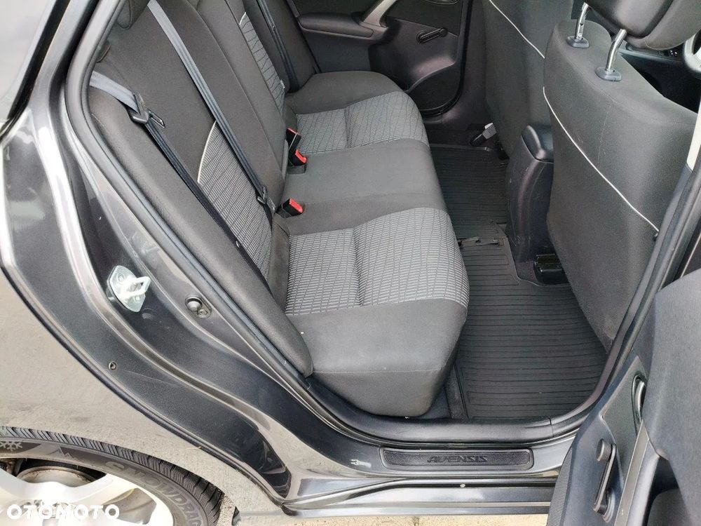 Toyota Avensis 1.6 Business Edition - 9