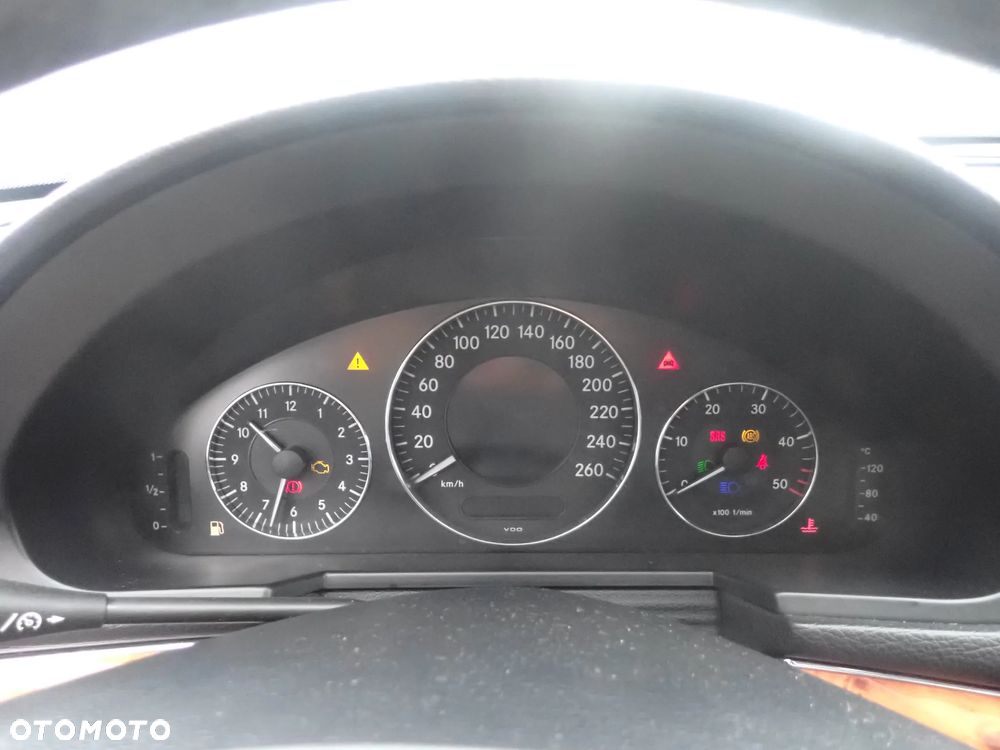 CZĘŚCI - Mercedes E-klasa W211 3,0CDI 190KM 642920 AT 722902 LIFT 2008r. LAKIER C963 INDEX - 8713 - 11