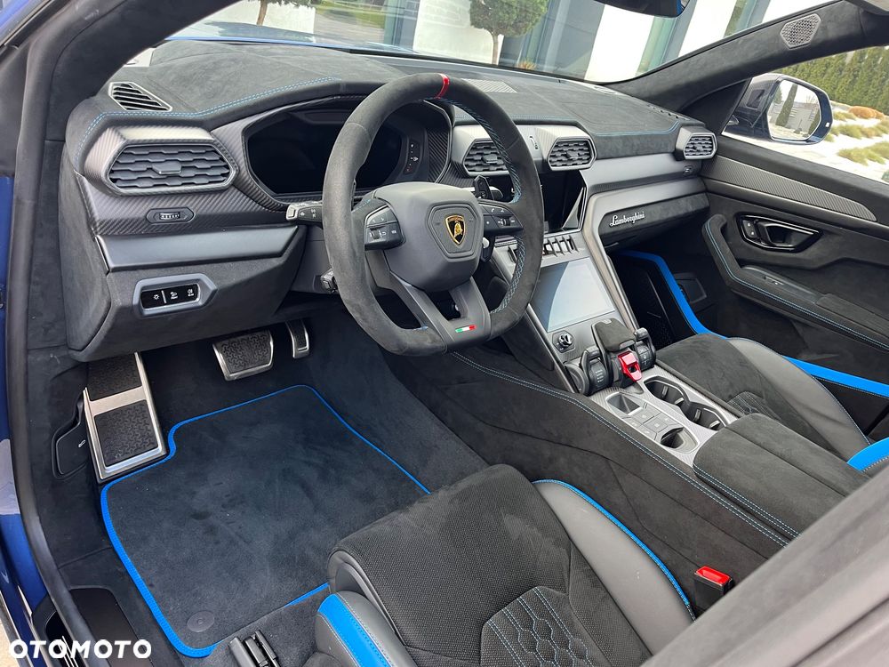 Lamborghini Urus - 16