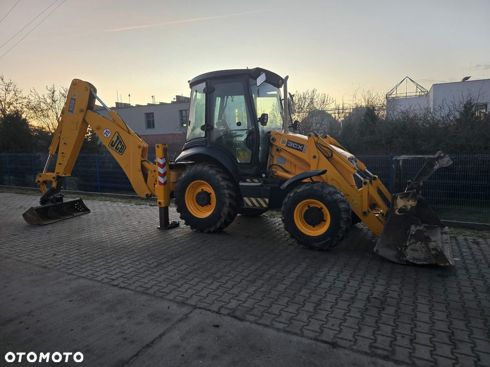 JCB 3CX CONTRACTOR OD NOWOŚCI U NAS SALON POLSKA - 11