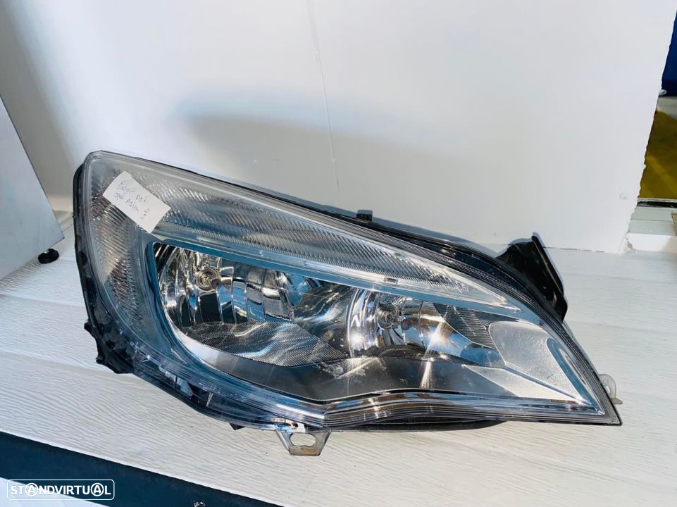 Farol Direito Opel Astra J - 09 / 15 - 2