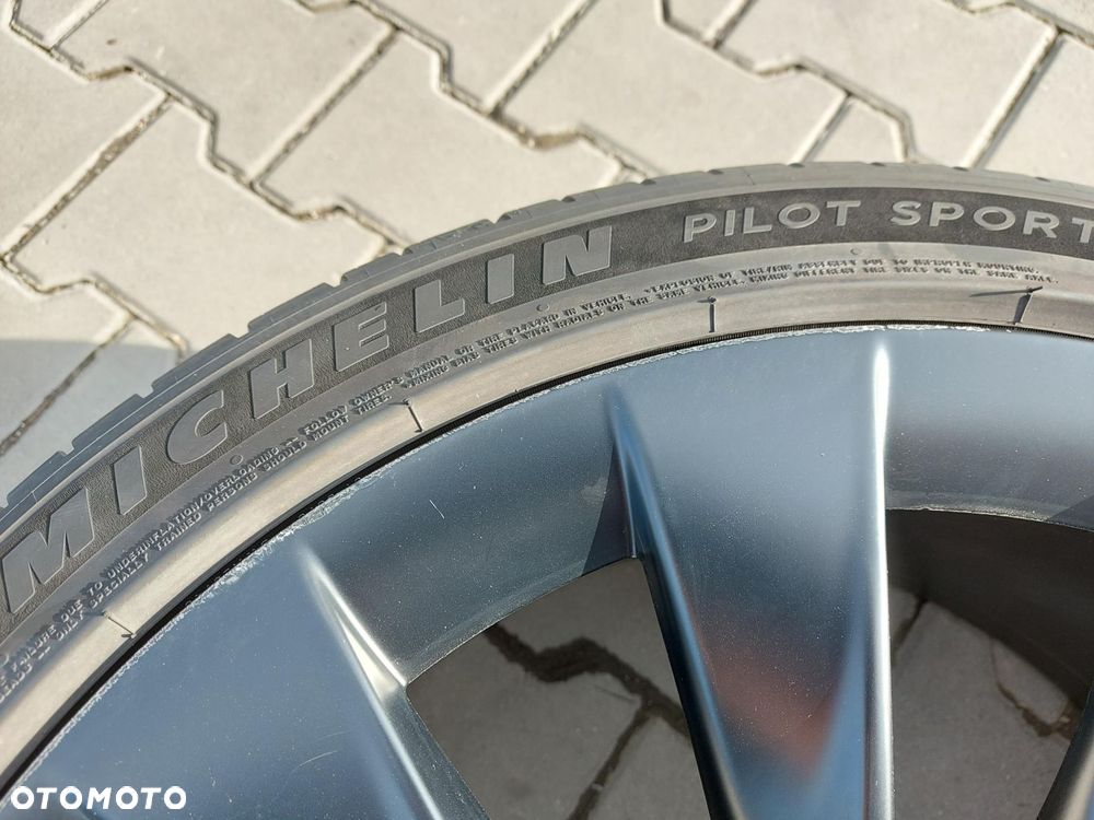 TESLA MODEL Y 2022r FELGA KOŁO OPONA MICHELIN 20 255/40r20 1188223-00-B - 2
