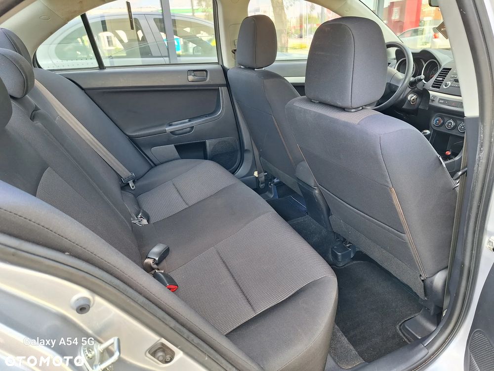 Mitsubishi Lancer 1.5 Inform - 22