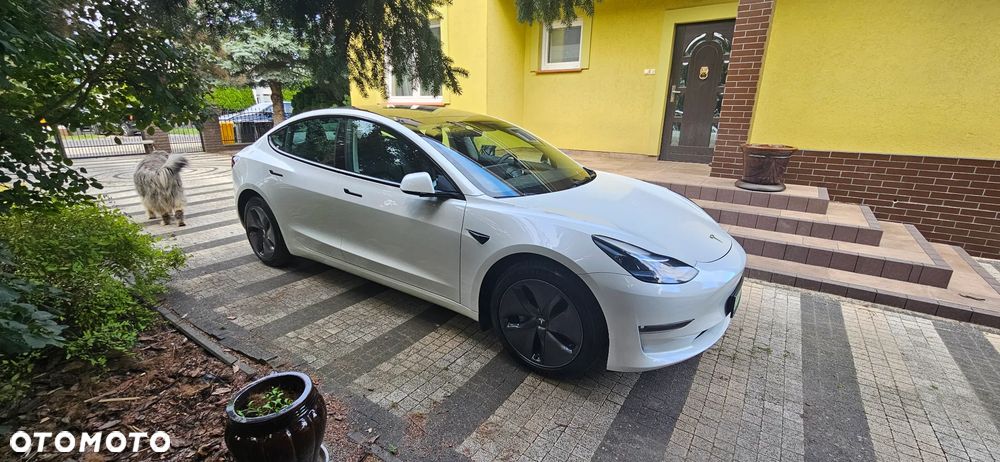 Tesla Model 3 - 10