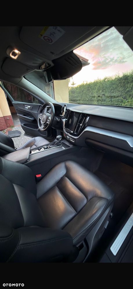 Volvo XC 60 T4 Momentum Pro - 14