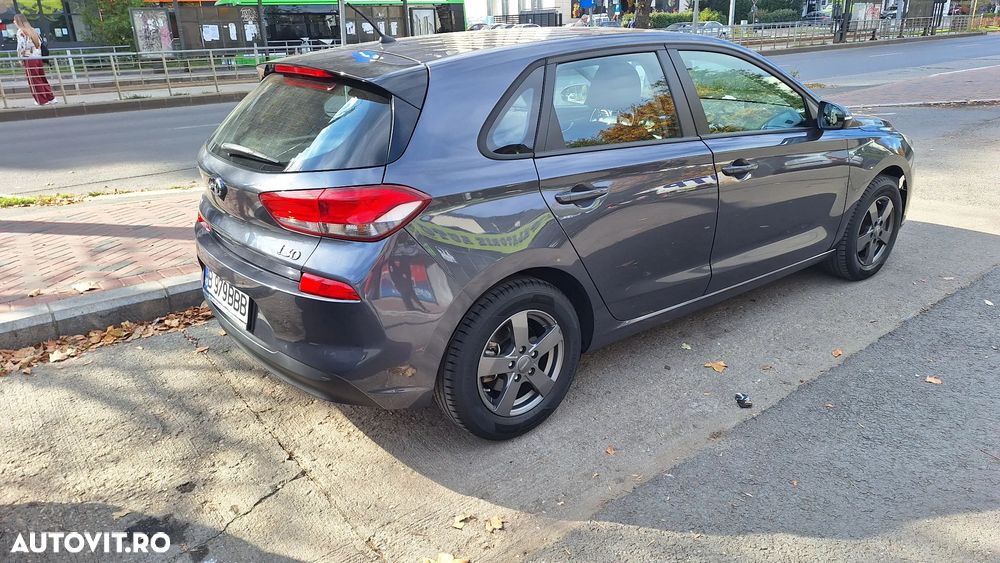 Hyundai i30 1.4 100CP 5DR M/T Comfort - 3