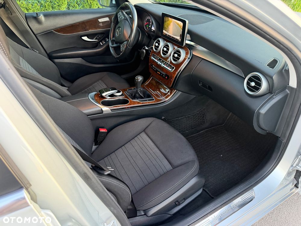 Mercedes-Benz Klasa C 180 (BlueEFFICIENCY) Elegance - 26