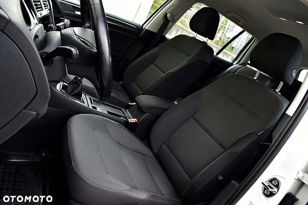Volkswagen Golf 1.6 TDI BMT Comfortline - 16
