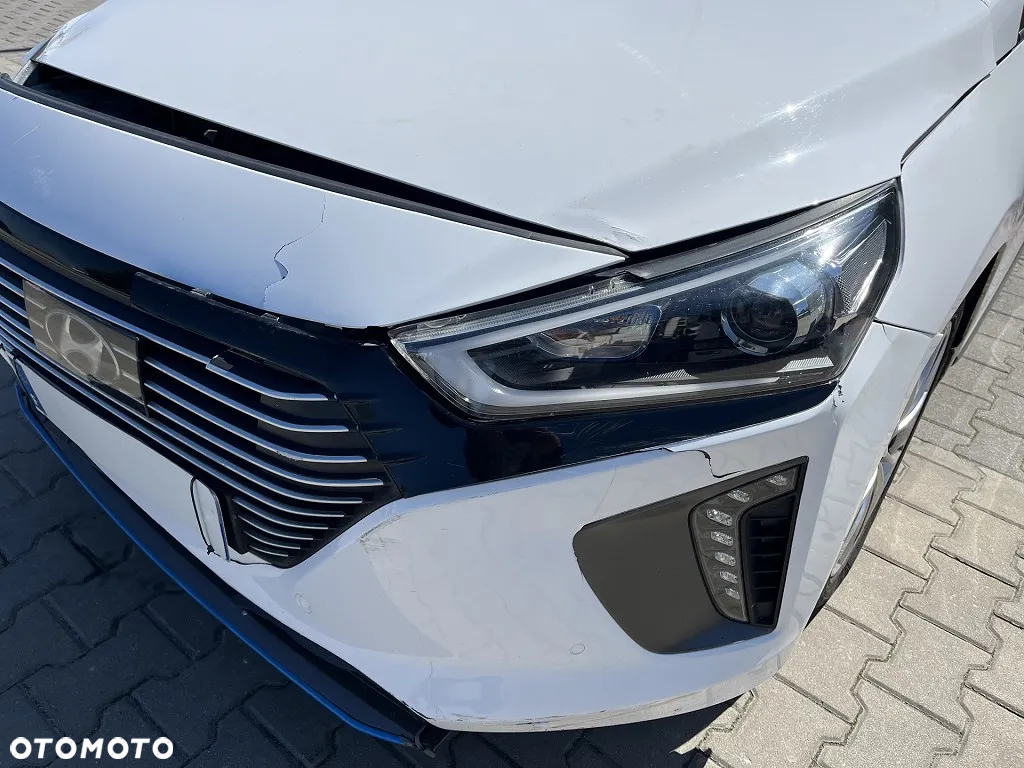 Hyundai IONIQ - 12