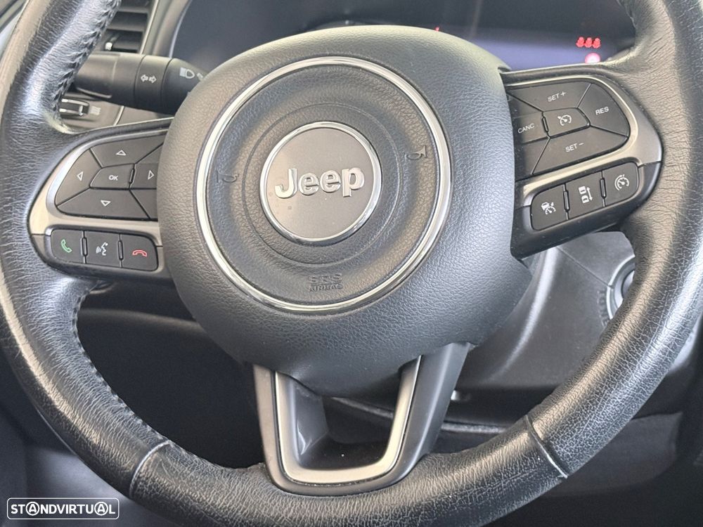 Jeep Renegade 1.0 T Limited - 23
