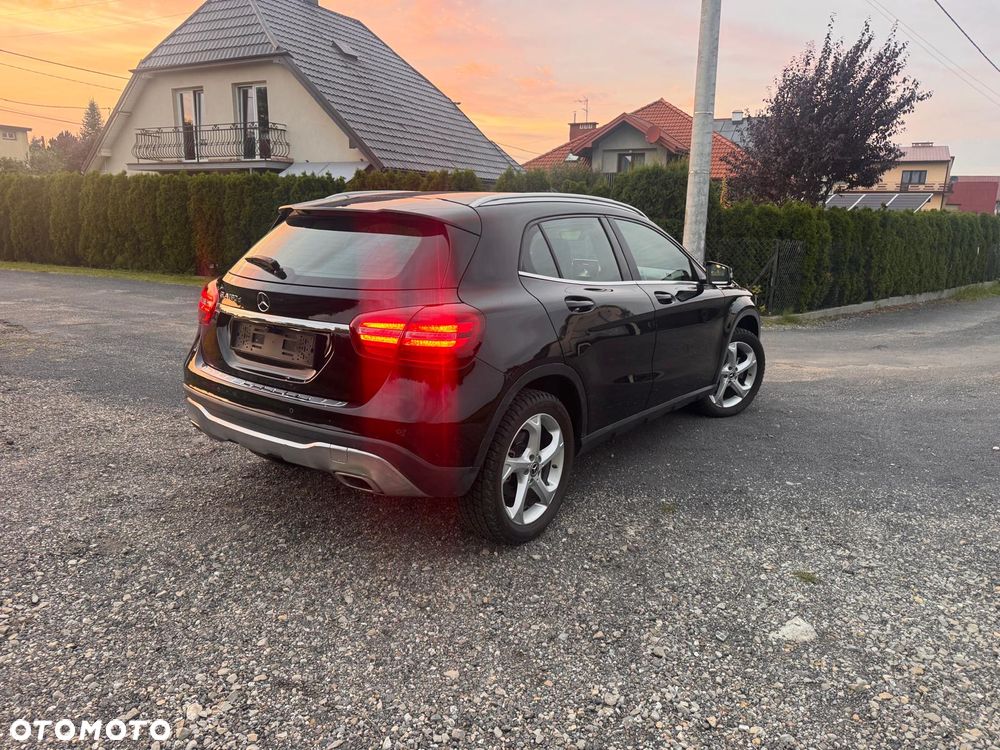 Mercedes-Benz GLA 180 d - 8