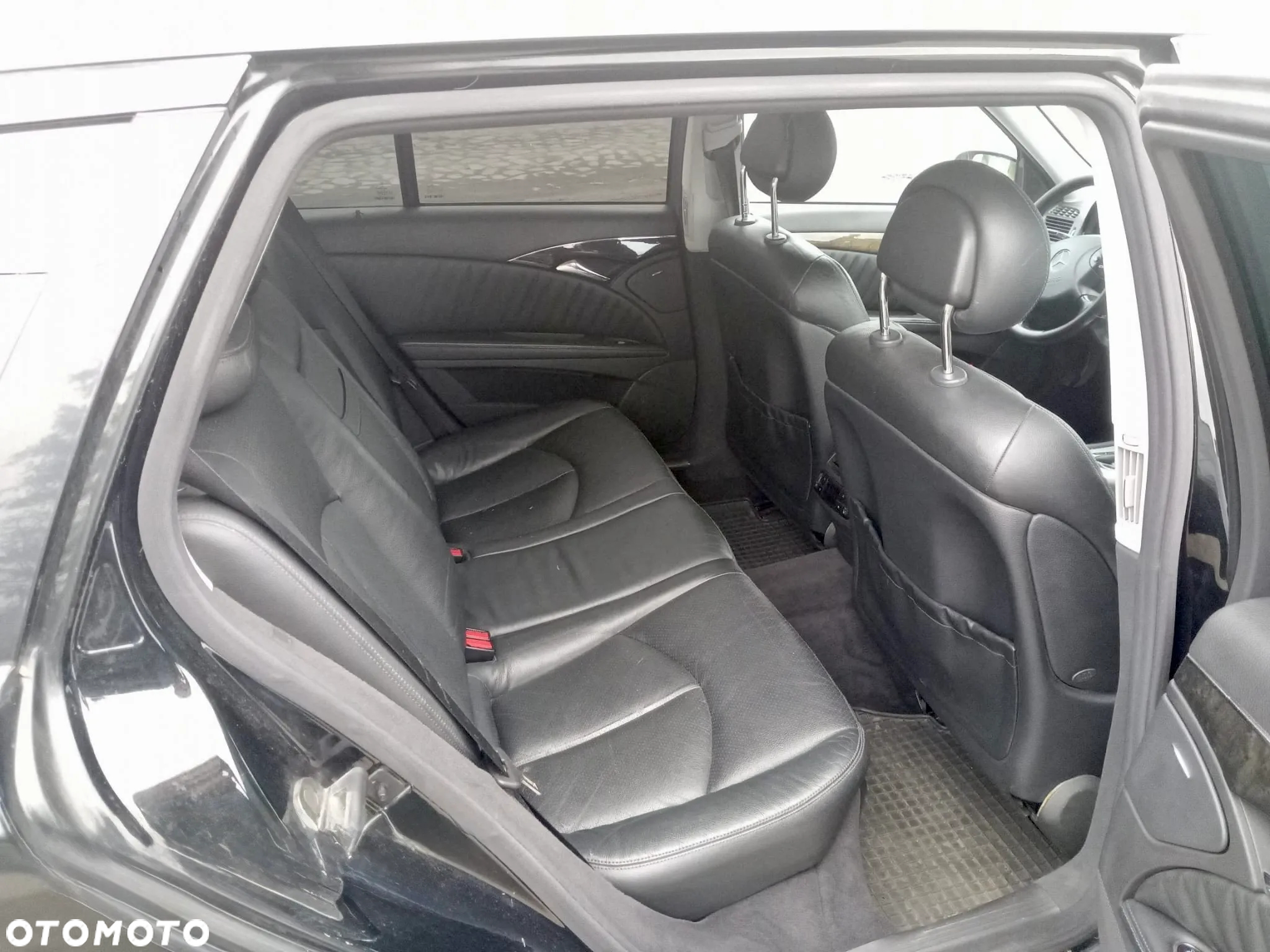 Mercedes-Benz Klasa E 320 CDI T Avantgarde - 9