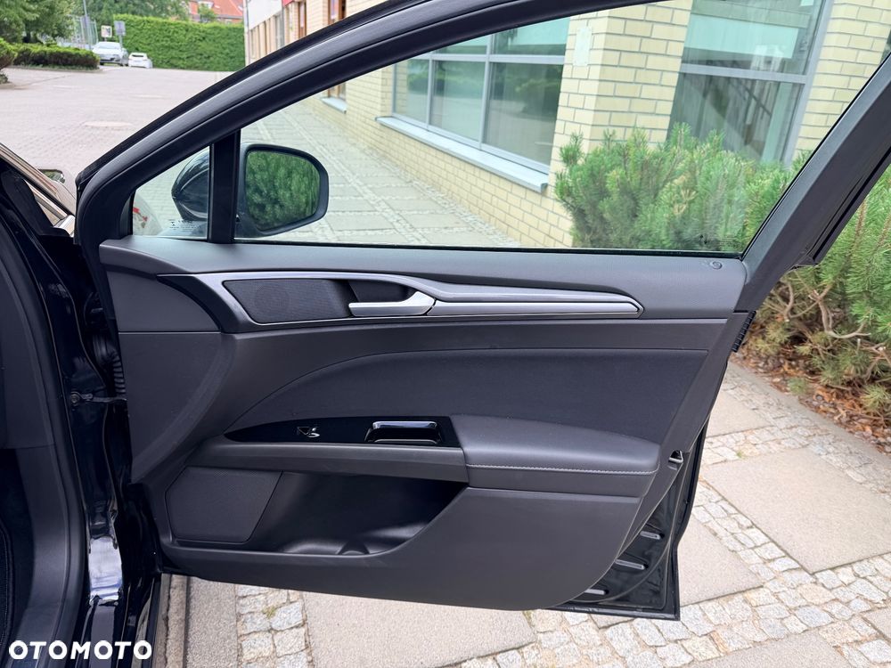Ford Mondeo - 25