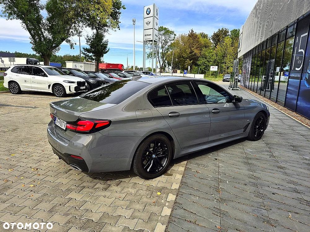 BMW Seria 5 520d xDrive - 9