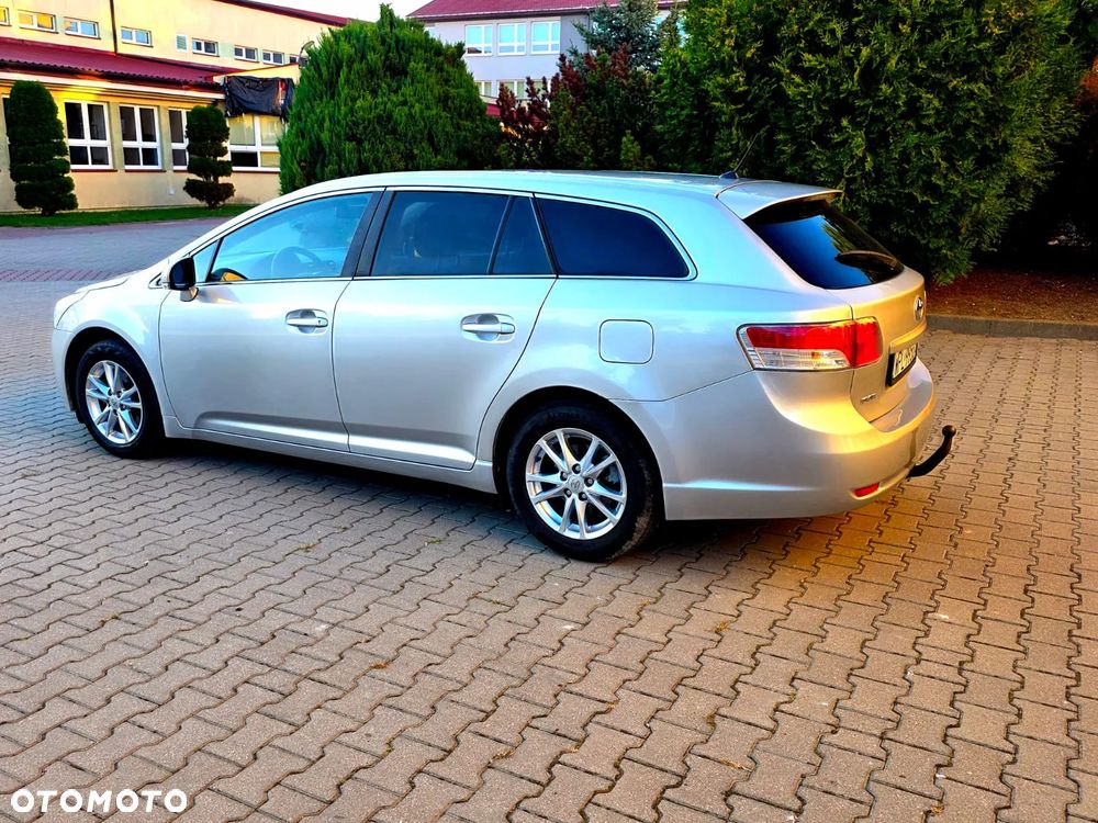 Toyota Avensis - 15