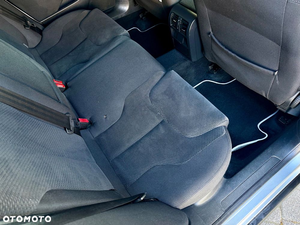 Volkswagen Passat - 26