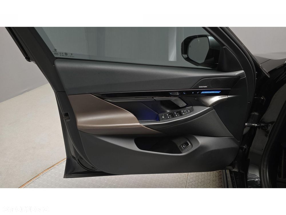 BMW Seria 5 520d xDrive mHEV M Sport - 17