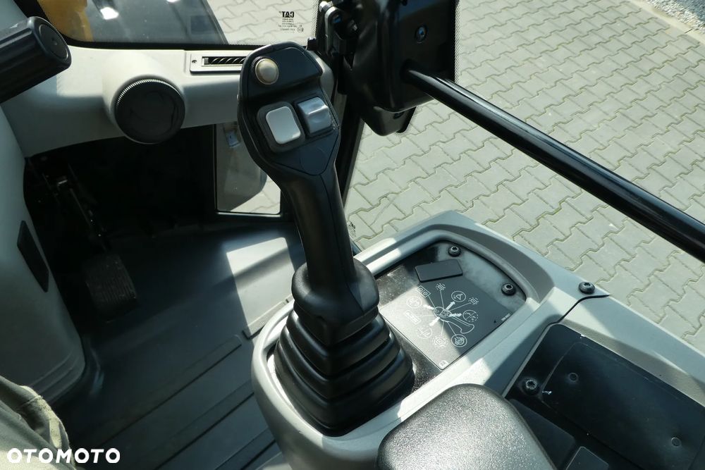 Caterpillar 906M SPROWADZONY ŁYZKA WIDŁY - 25